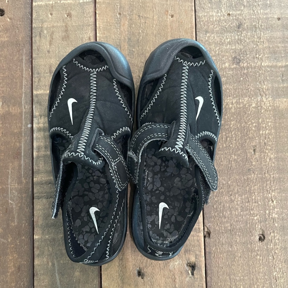 Size 9C Nike water shoe